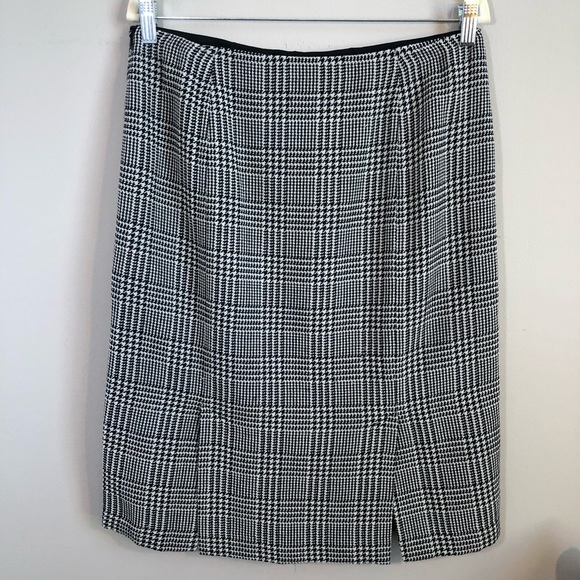 Houndstooth Pencil Skirt - Picture 2 of 11